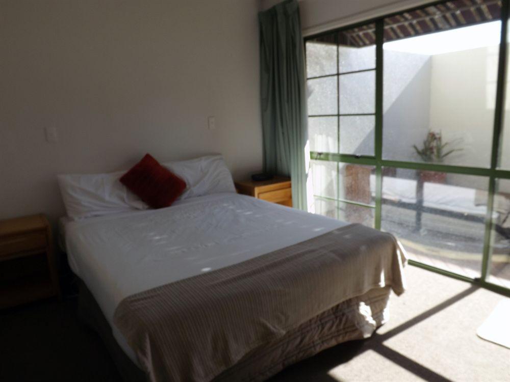 Karaka Tree Motel Taupo Dış mekan fotoğraf