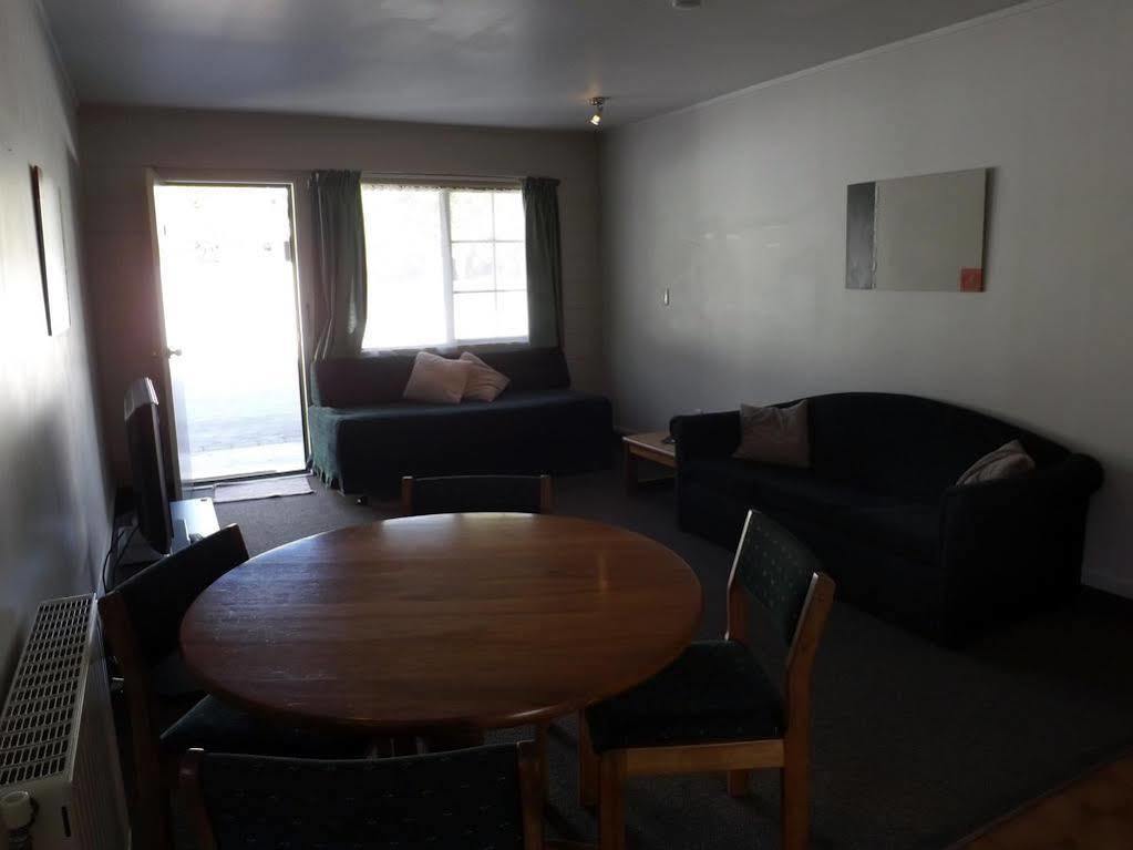 Karaka Tree Motel Taupo Dış mekan fotoğraf
